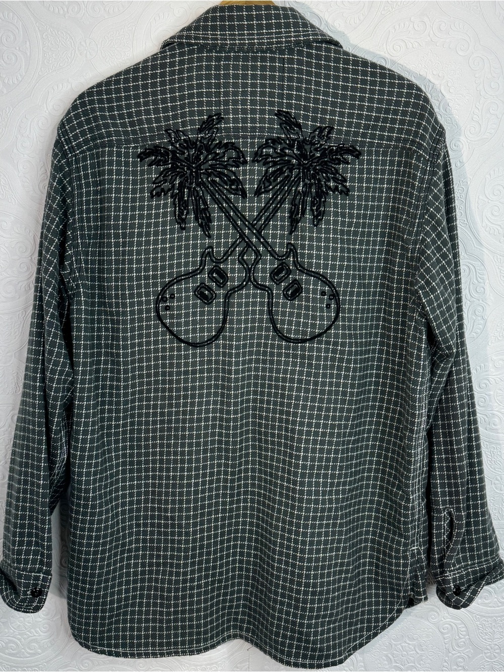 Tommy Bahama Sz. LARGE Heavy Cotton Button Down Shirt Olive Guitars Embroidery